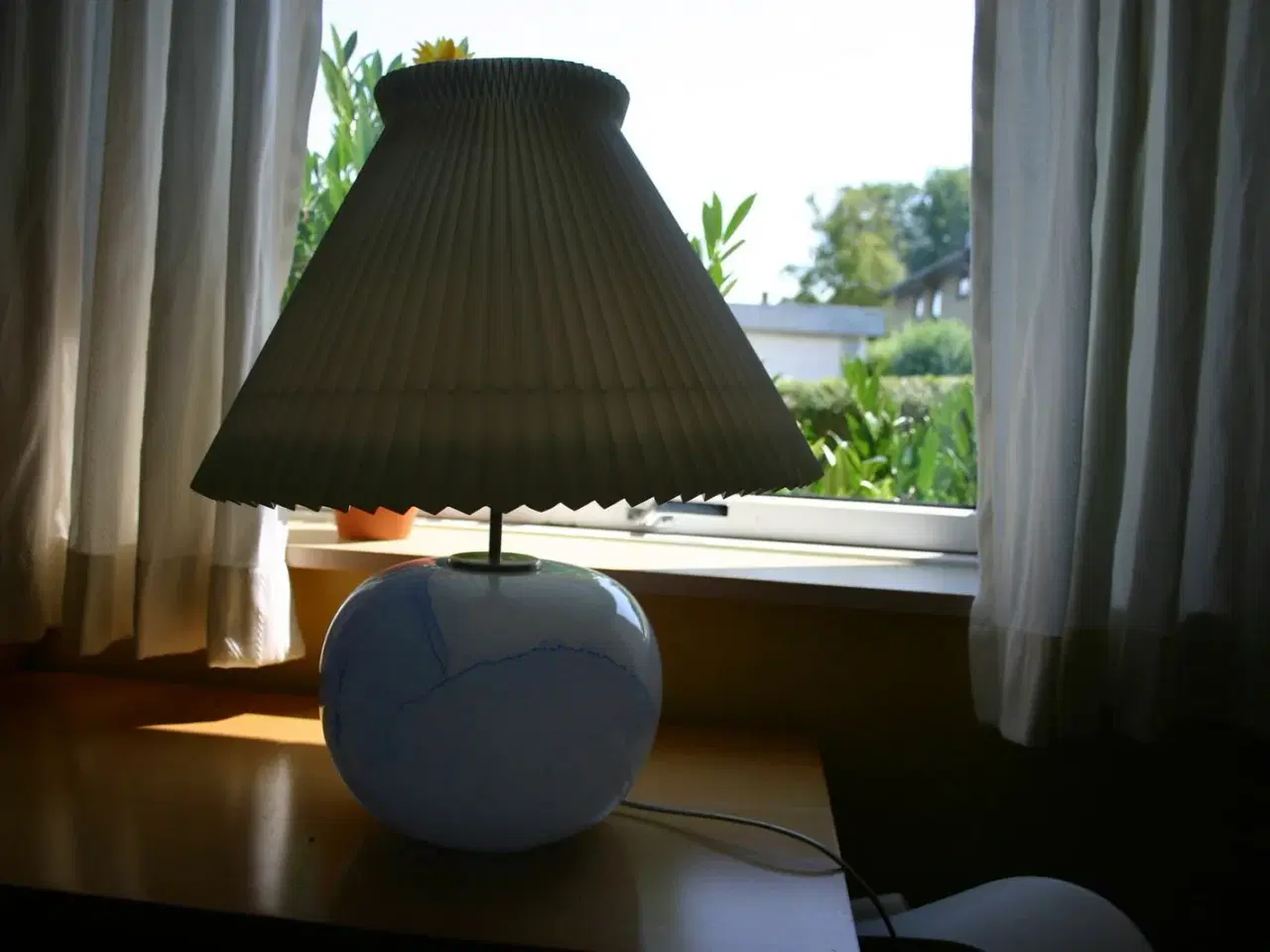 Billede 1 - Holmgårds bord lampe spar 70%