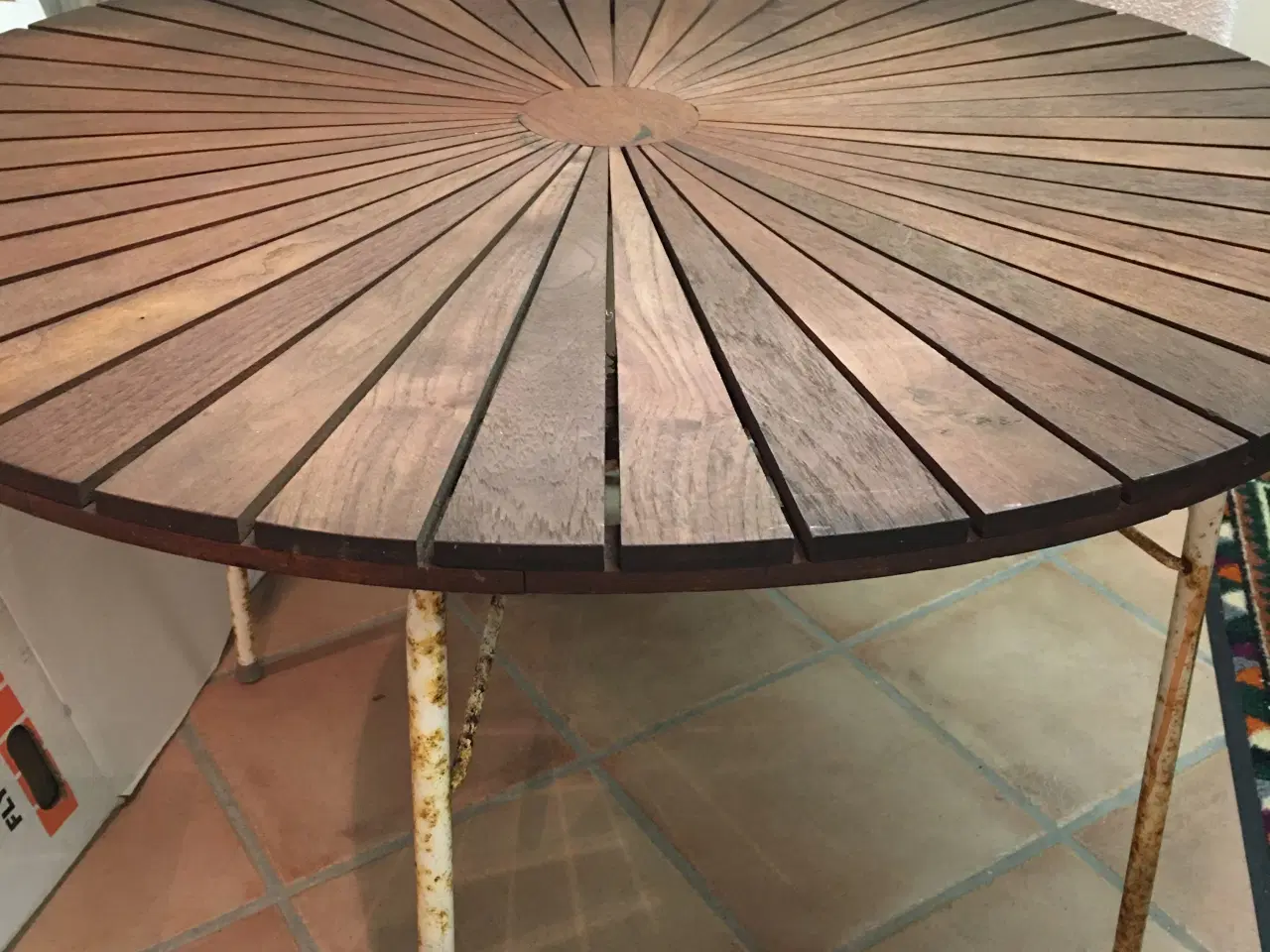 Billede 2 - Marguerit bord fra 1960erne m/org. dug