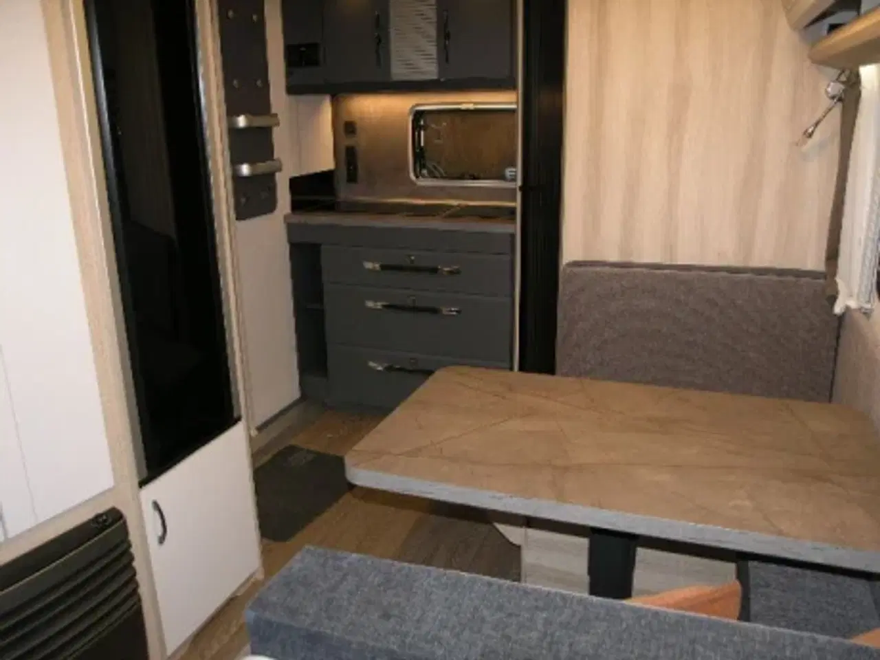 Billede 9 - Hobby De Luxe 460 SFF DK Line