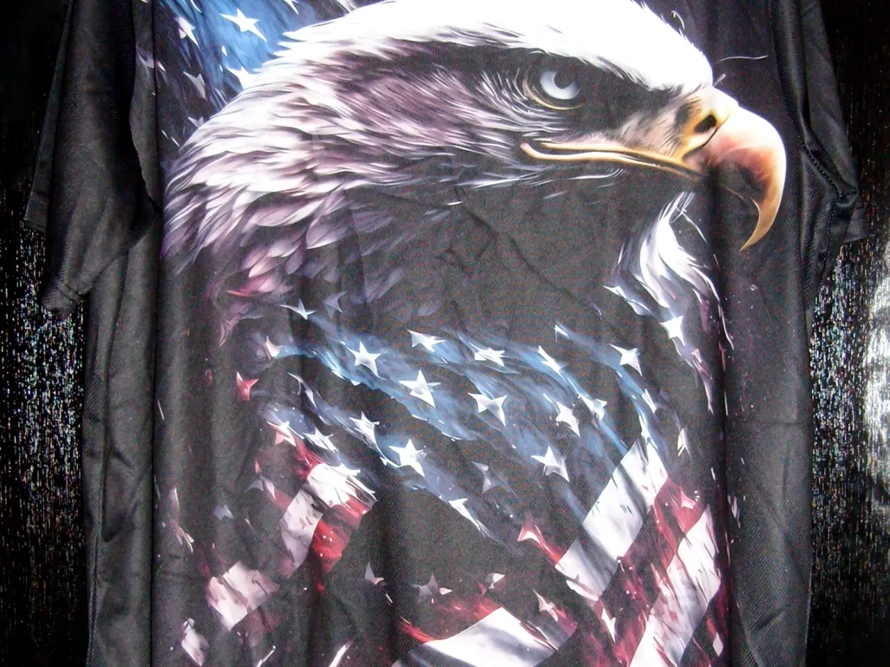 Billede 1 - Sort ørne T-shirt / hættetrøje