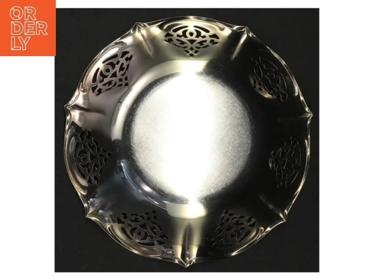 Billede 4 - Sølvfarvet metal bakke (str. 15 x 4 cm)