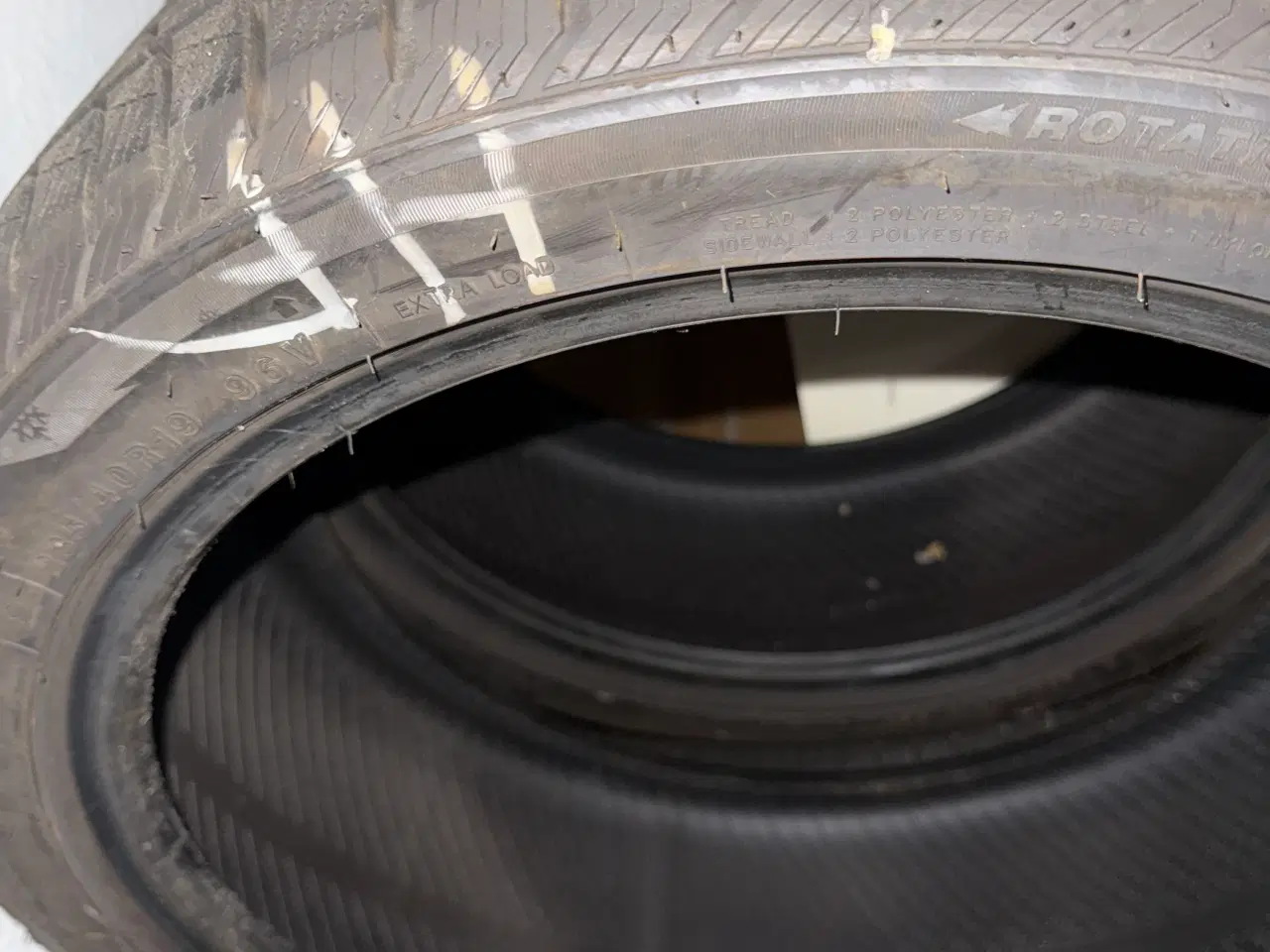 Billede 2 - 235 -40R19 IMPERIAL Dæk