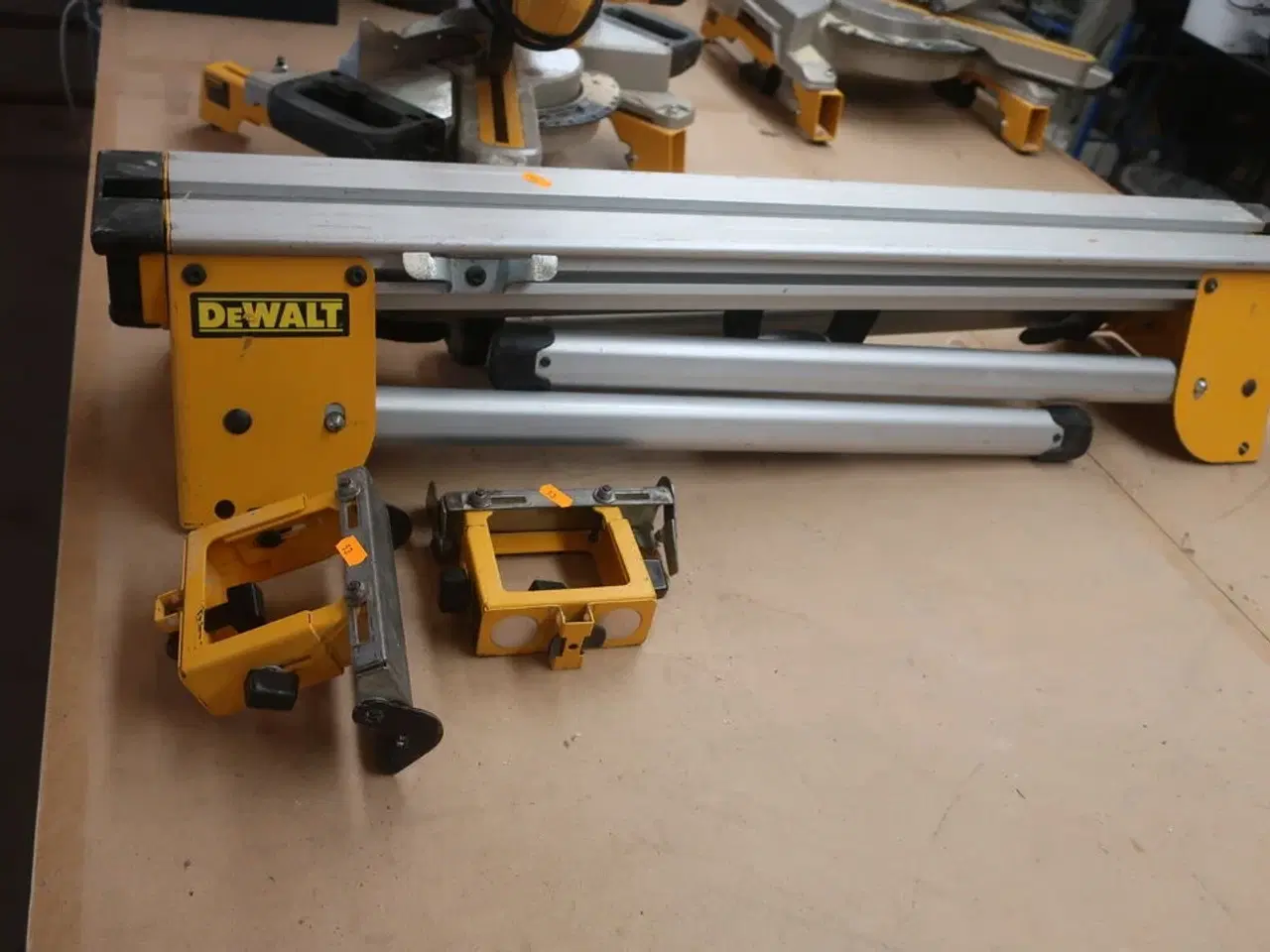 Billede 5 - Kap-/geringssav DEWALT DWS773 -QS med arbejdsbord
