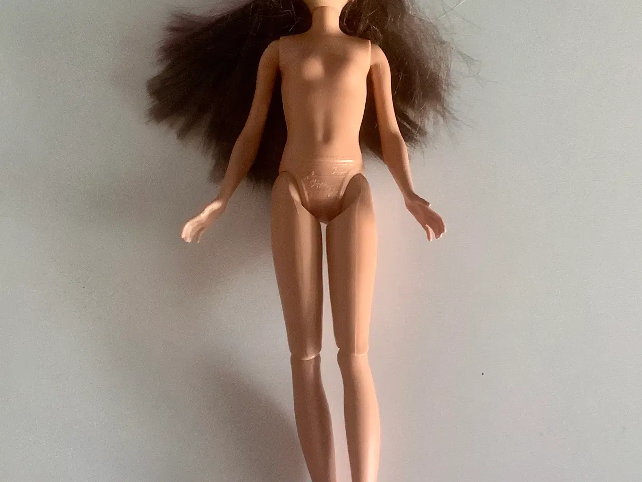Billede 3 - Skipper Barbie dukke med flexled i benene.