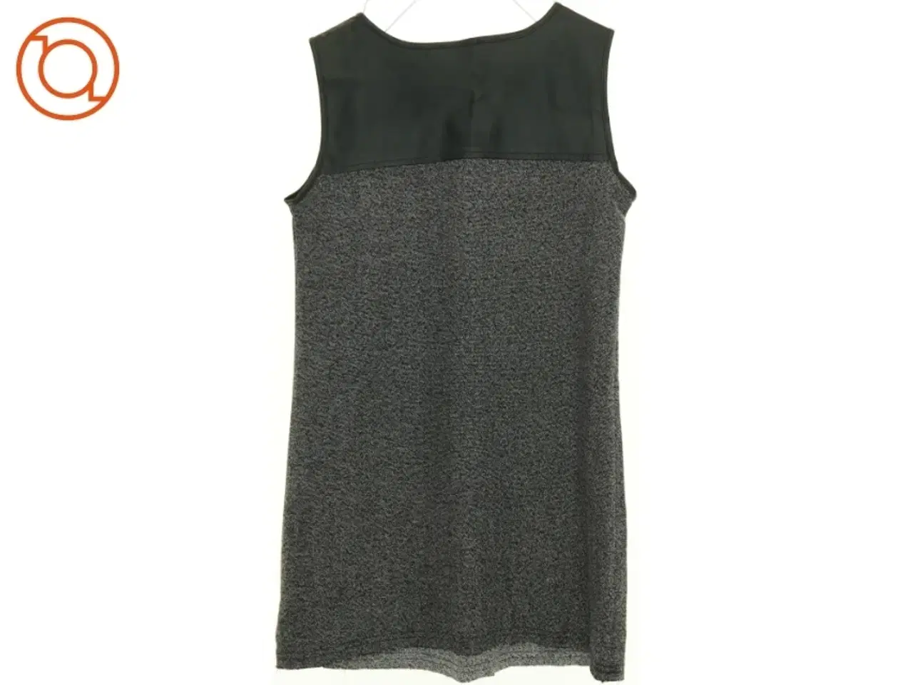 Billede 2 - Kjole fra Sisley (str. 146 cm)