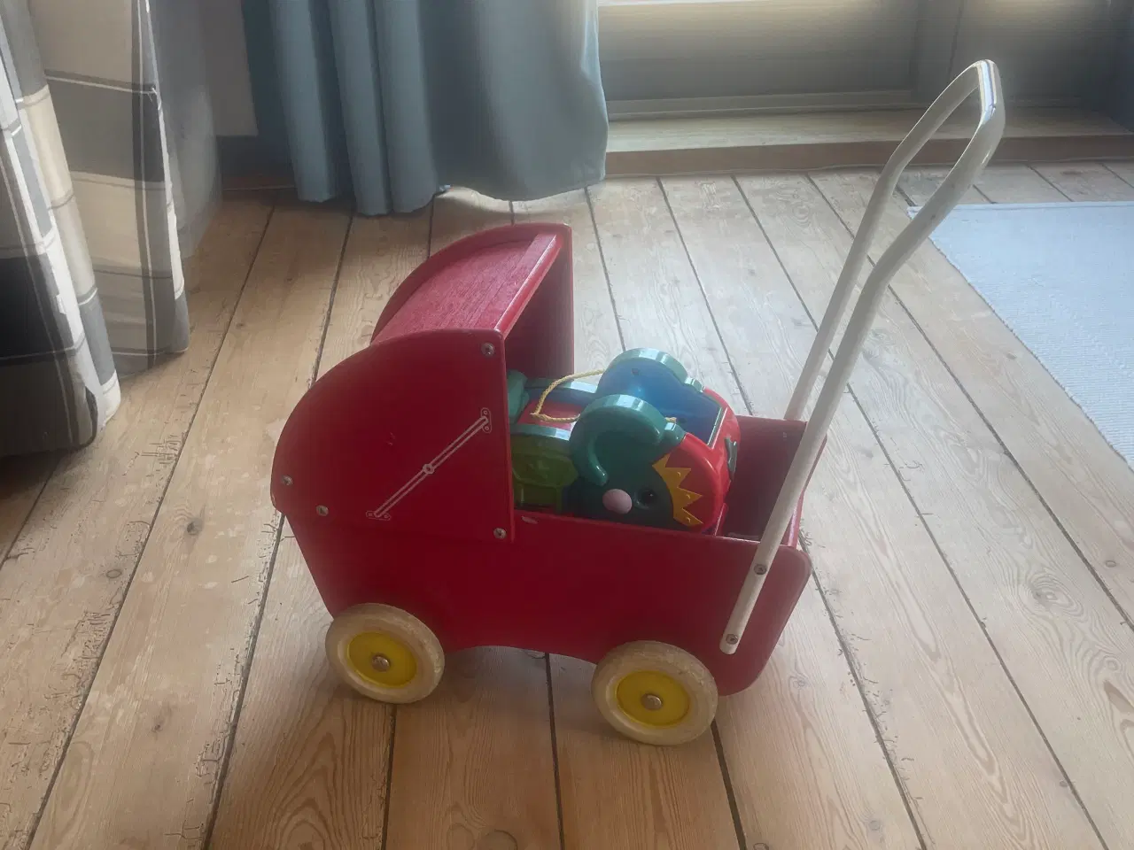 Billede 2 - Retro dukkevogn. 
