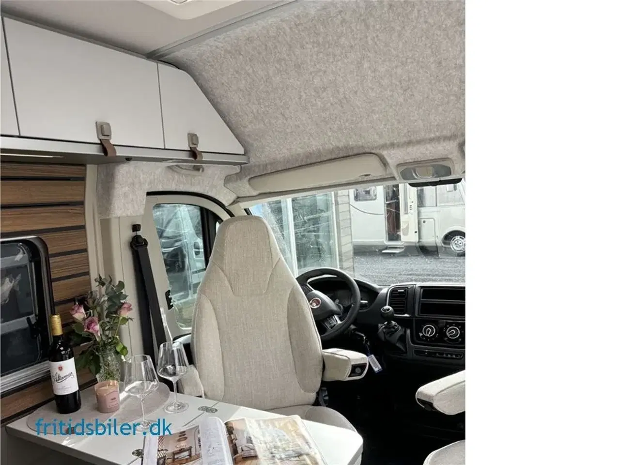 Billede 13 - 2024 - Hymer Yellowstone 140 Hk   Hymer Yellowstone 140 hk en fin och prydlig husbil med längsgående sängar på nästan 200 cm
