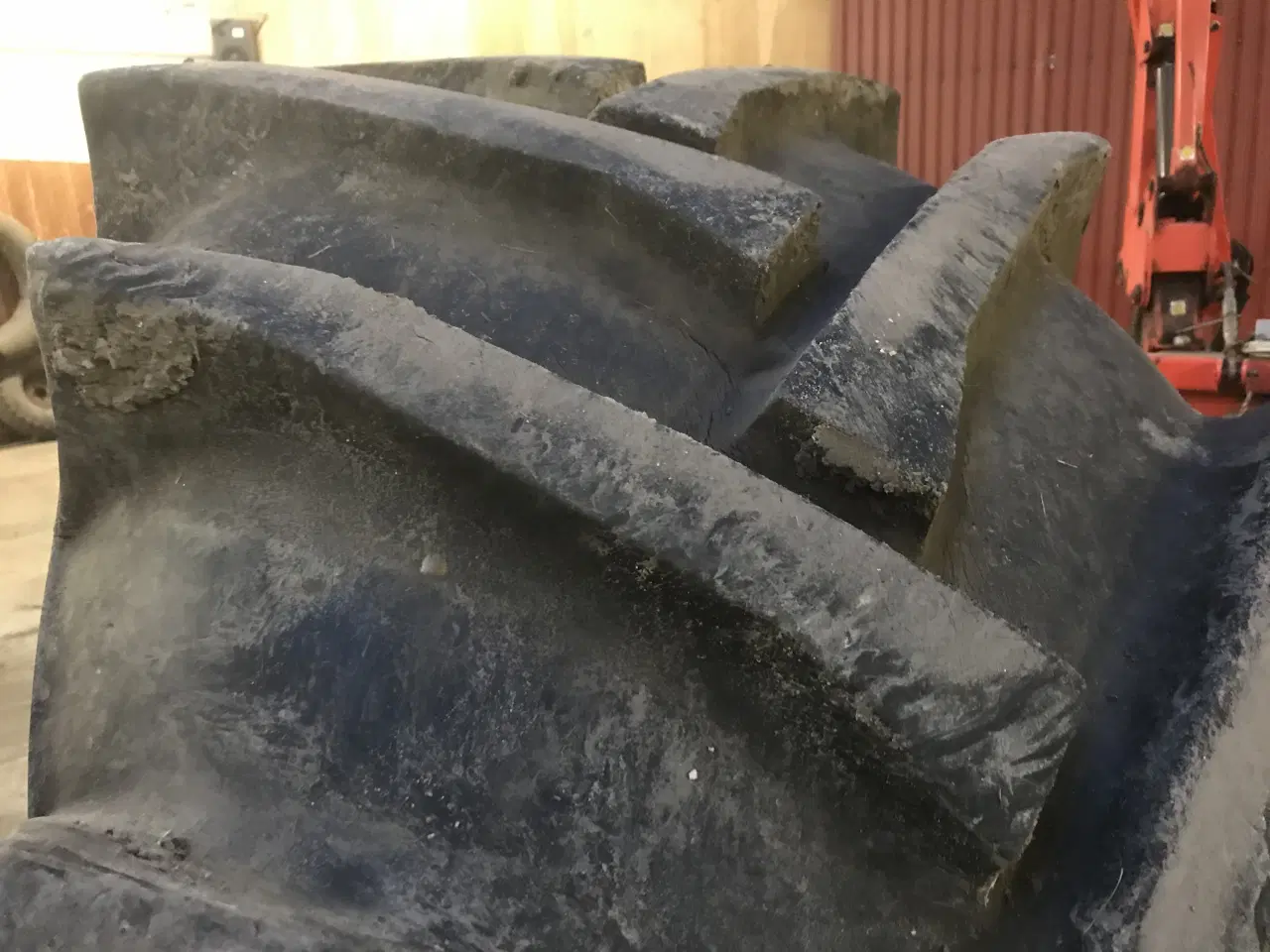 Billede 3 - 2 stk Trelleborg 650/60-38