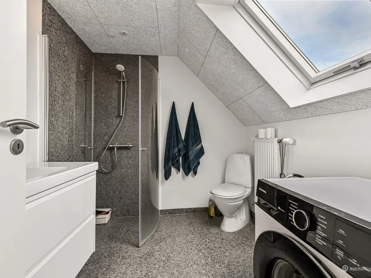 Billede 17 - Istandsat boligudlejningsejendom med 2 lejligheder ved Herning