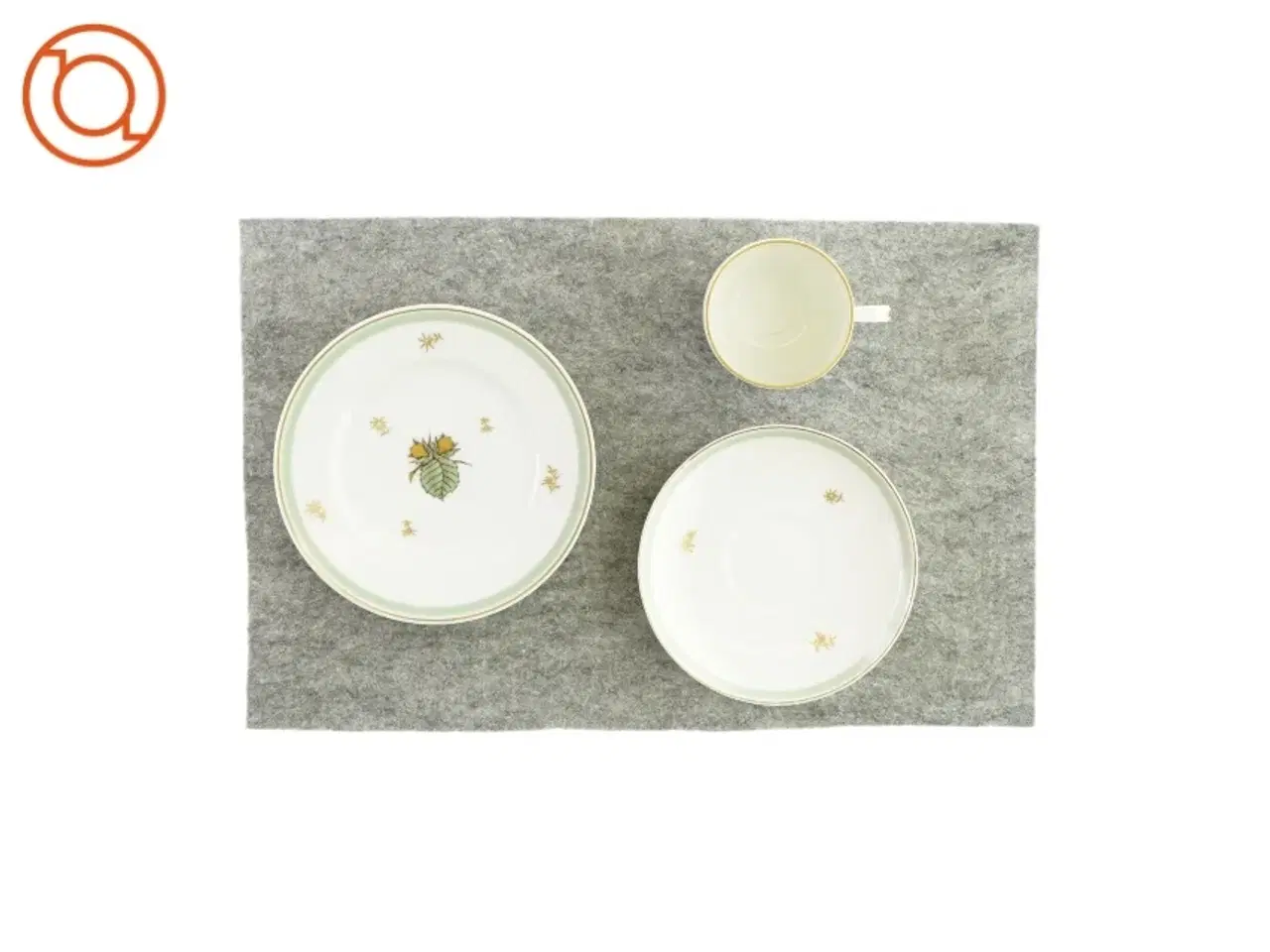 Billede 2 - Sæt med kop, underkop og tallerken