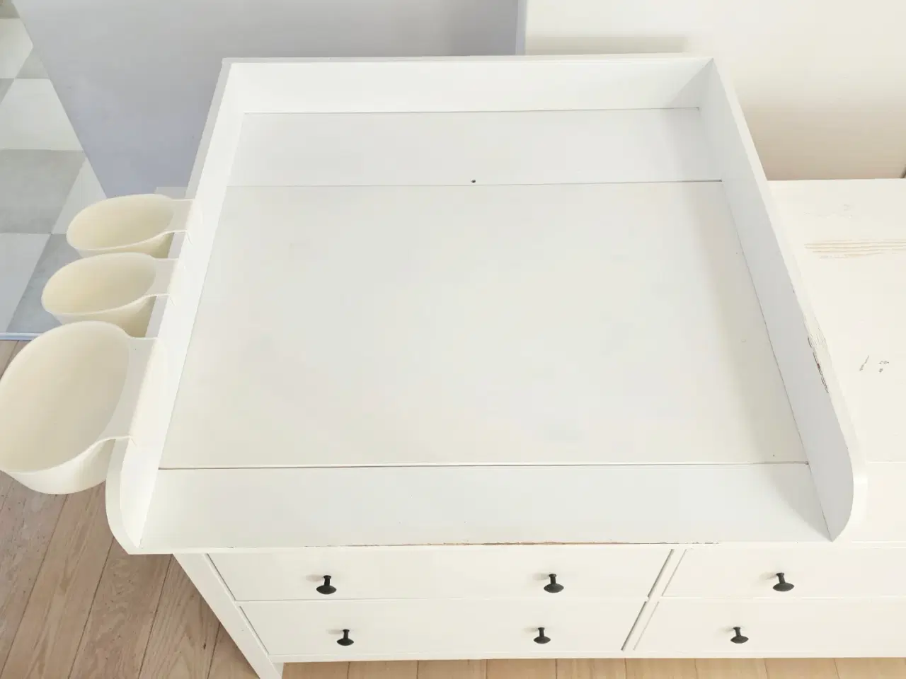 Billede 4 - Hemnes-kommode fra Ikea med 8 skuffer & pusleplads