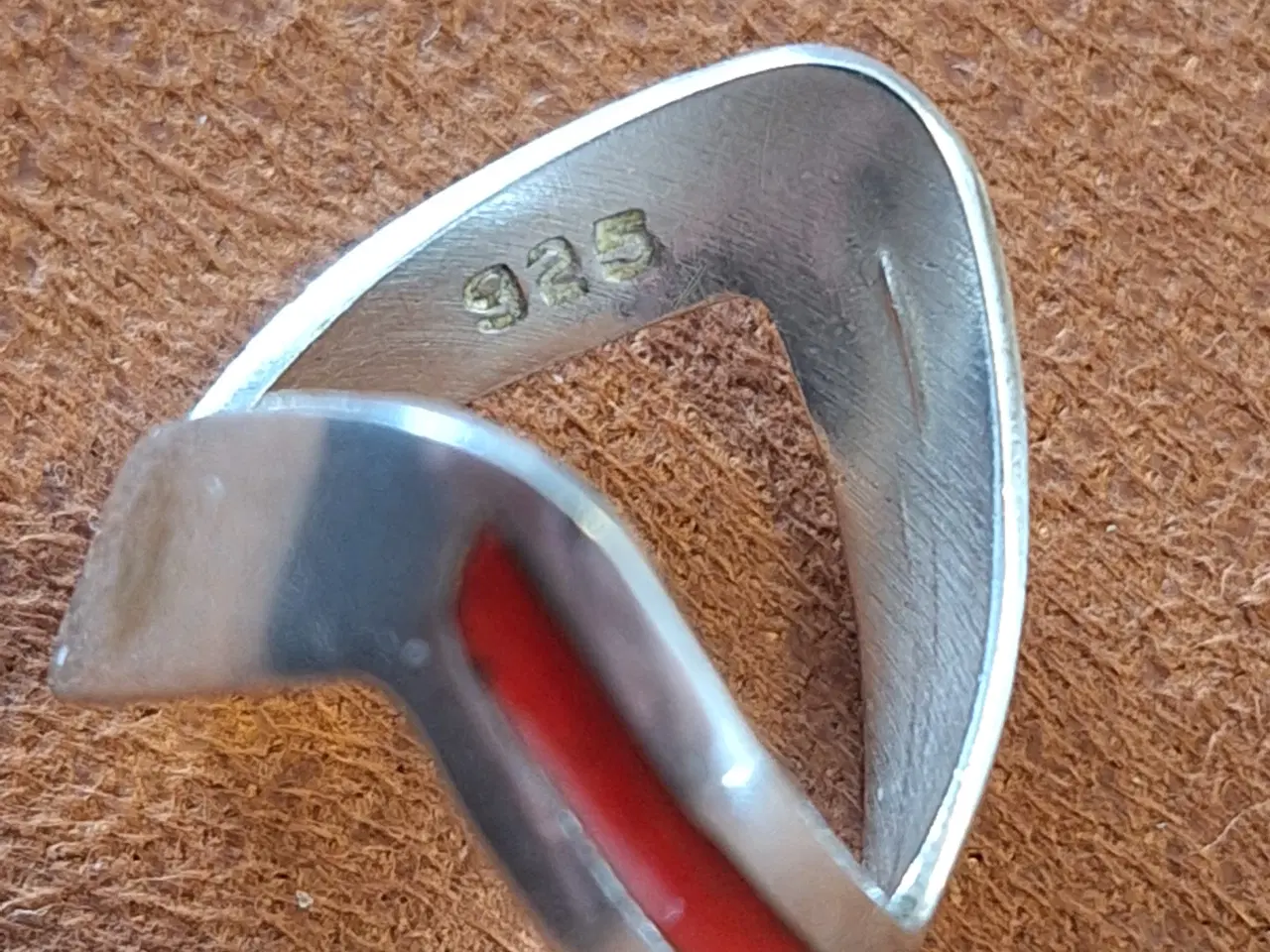 Billede 3 - Sølv ring V-formet