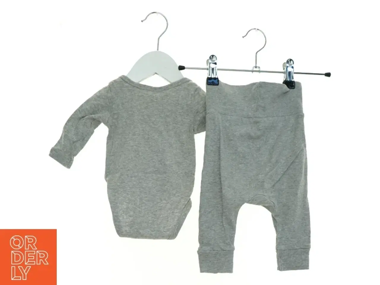 Billede 2 - babysæt fra H&M (str. 56 cm)