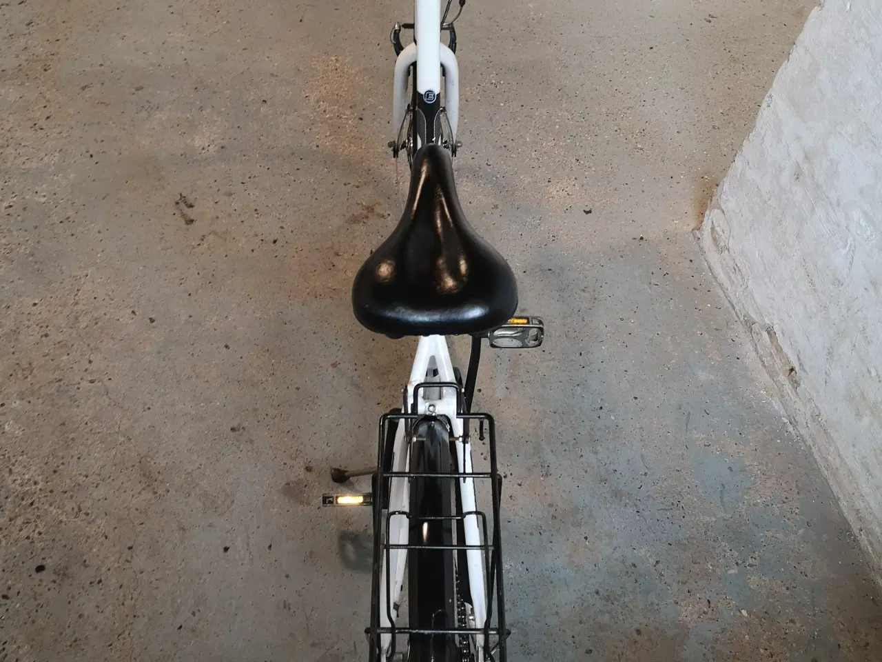 Billede 2 - EBSEN 28" 50 cm hvid 7 gear ,ny sadel ,Nyt bagdæk,