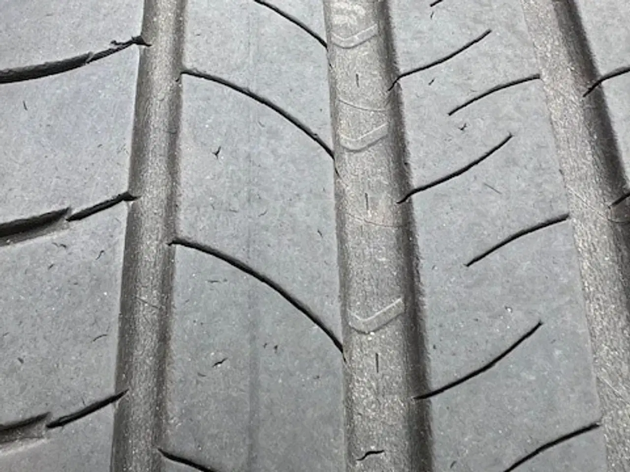 Billede 2 - Alufælge med gode michelin dæk til Toyota avensis