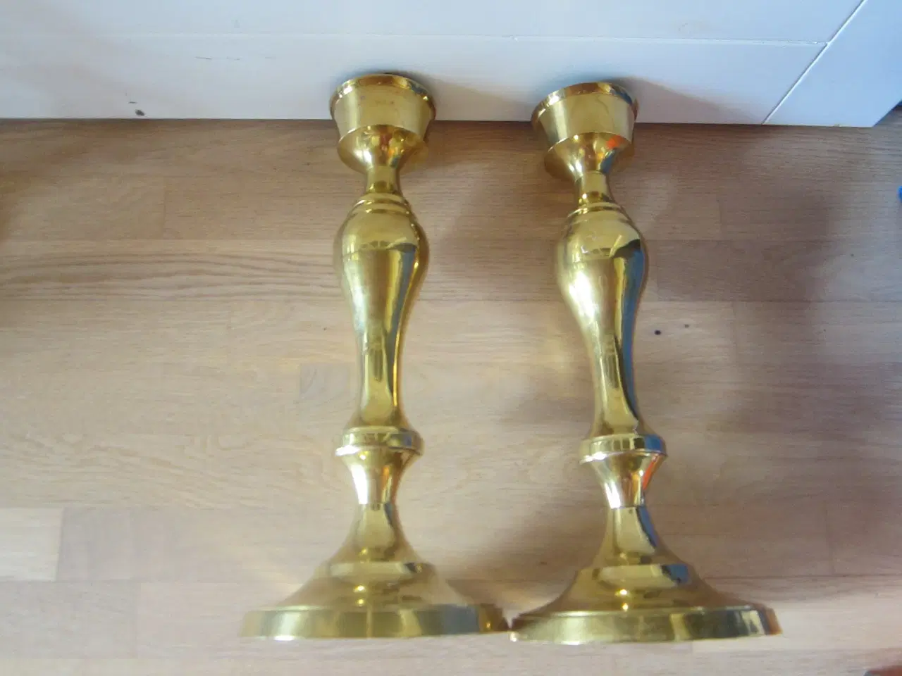 Billede 3 - 2 flotte messing lysestager vejer ca 1 kg pr stk, 