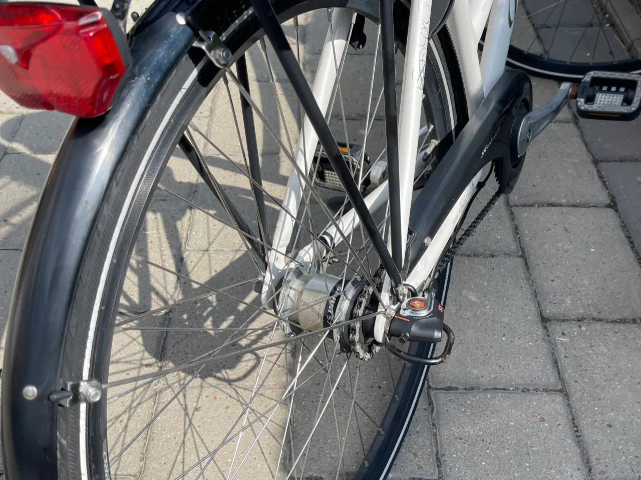 Billede 2 - Dame/ teenager cykel