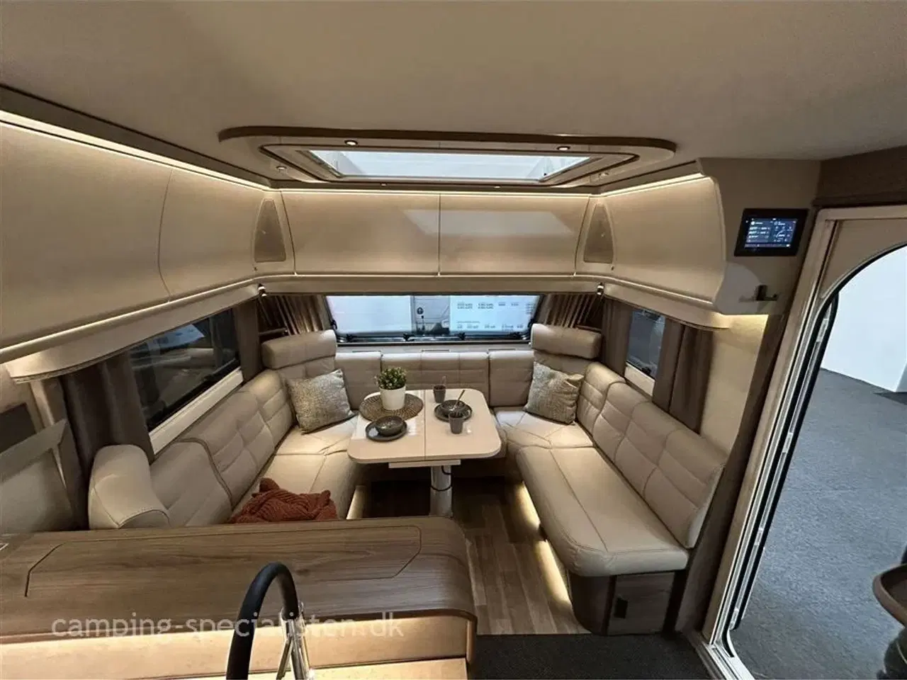 Billede 4 - 2026 - Kabe Imperial 740 CTDL E8   Kabe Imperial 740 CTDL E8 model 2026 kan snart ses hos Camping-Specialisten