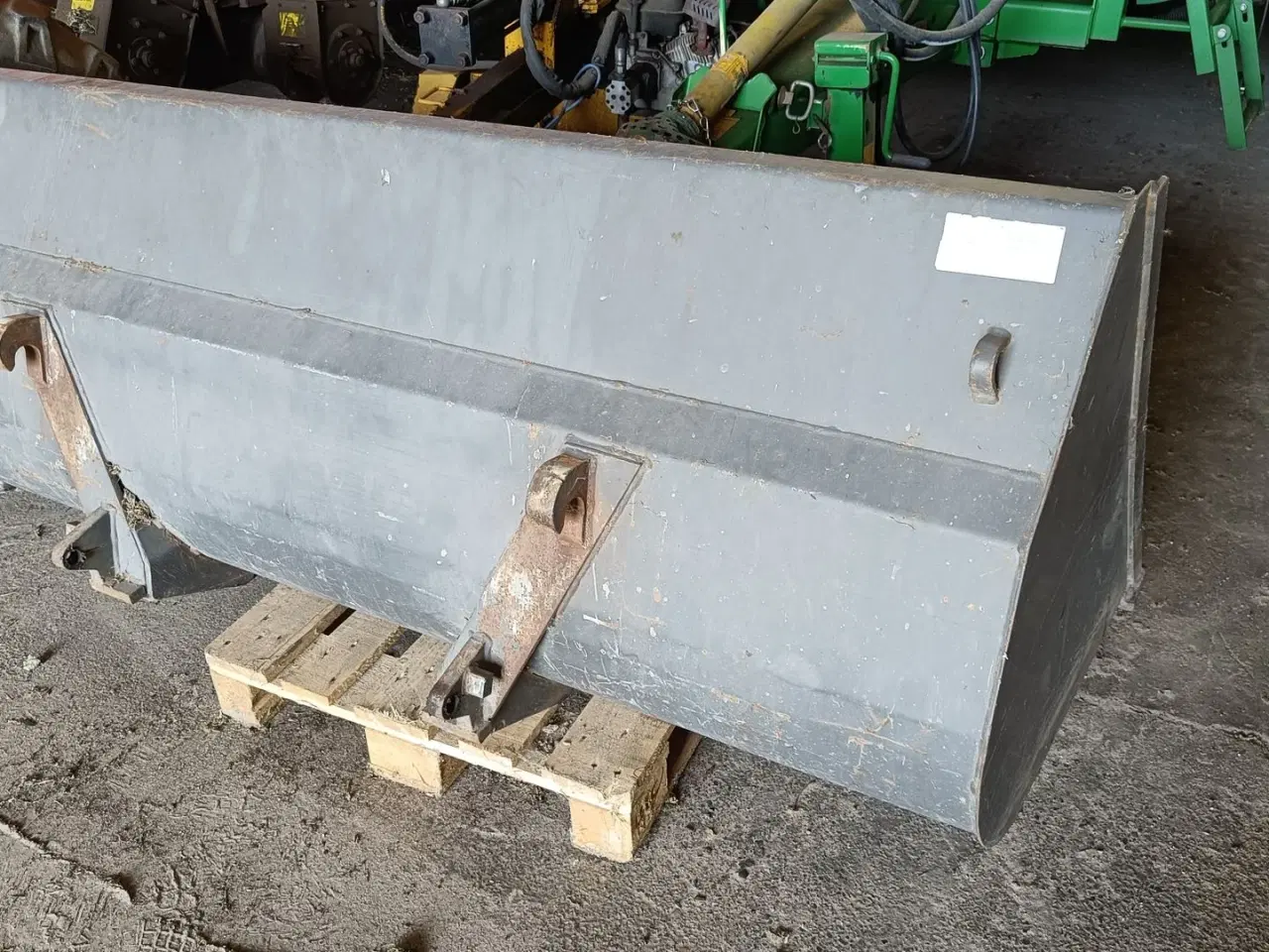 Billede 17 - Ford 8210 med frontlæsser
