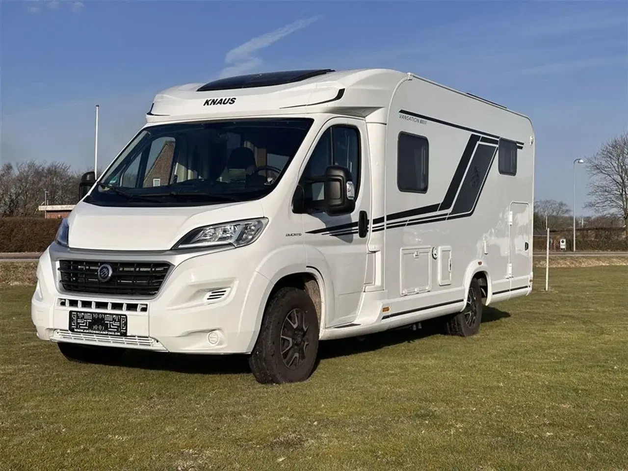 Billede 2 - 2021 - Knaus Van TI 650 MEG "Vansation"   Velholdt Autocamper med enkeltsenge og automatgear.