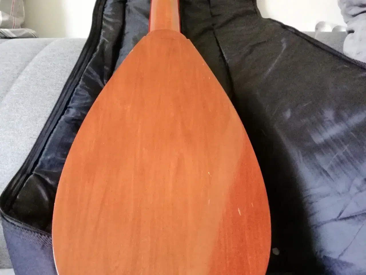 Billede 2 - Rejse guitar og Sant guitar + meget ekstra udstyr