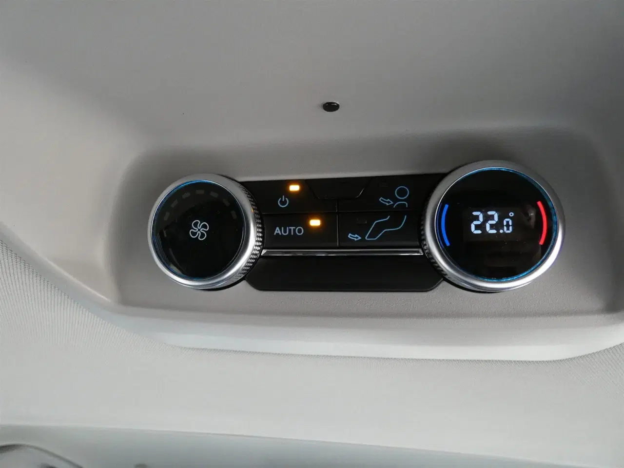 Billede 17 - Ford Tourneo Custom 320 L2H1 2,0 EcoBlue Titanium 170HK 8g Aut.