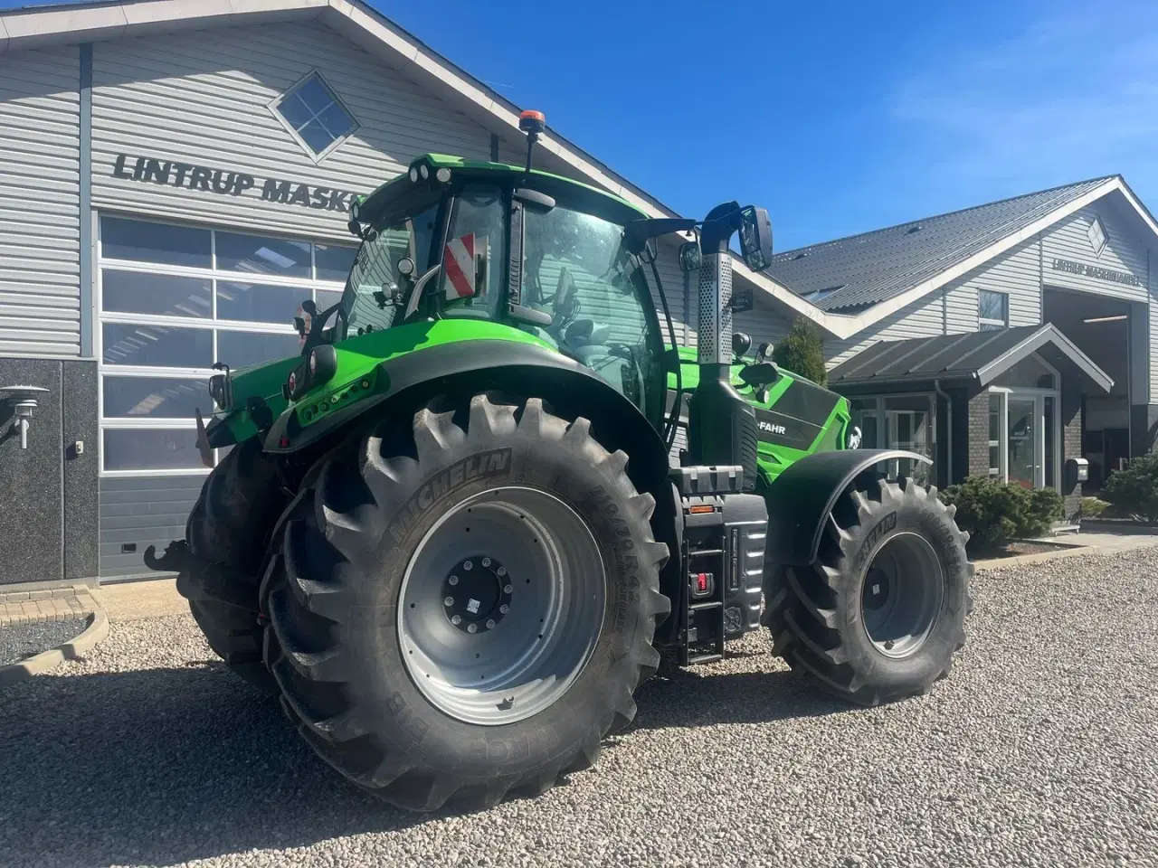Billede 13 - Deutz-Fahr Agrotron 8280 TTV Stage V Warrior med fuld affjedring og evt. GPS