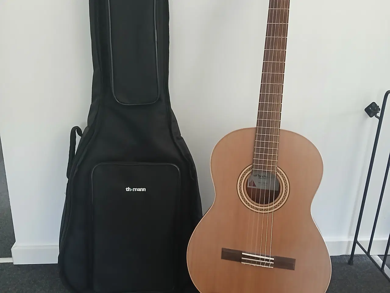Billede 1 - Guitar med tilbehør