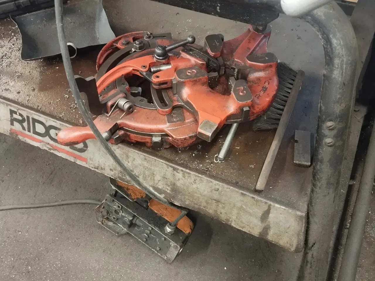 Billede 7 - Ridgid 1224 og 300 compact gevindskærer, rørbukker