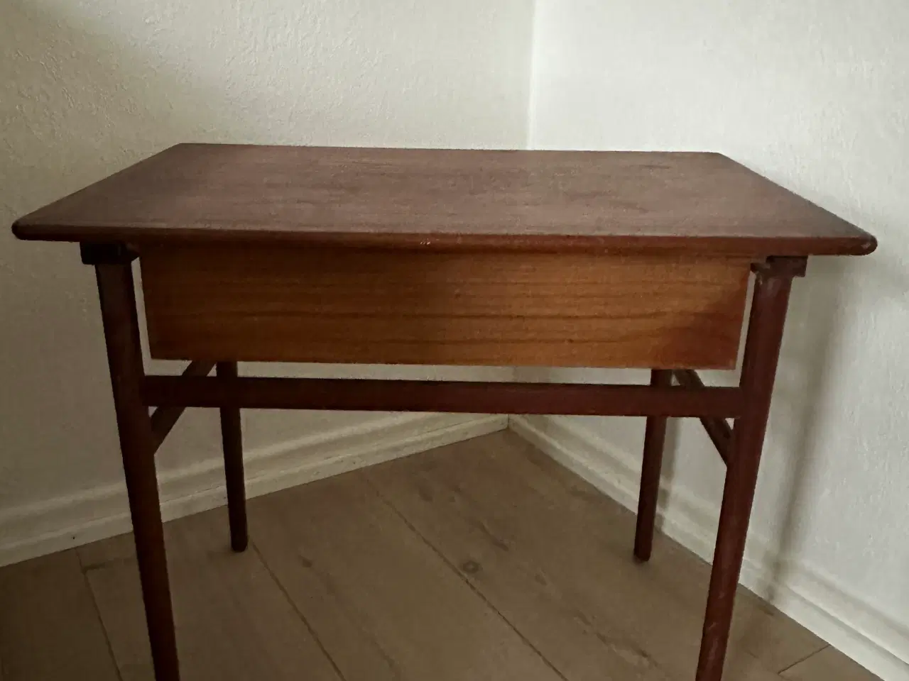 Billede 3 - Bord med skuffe