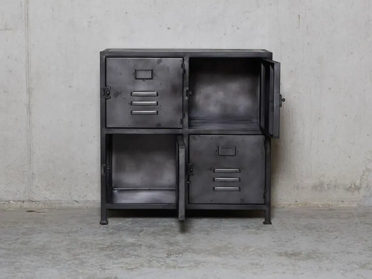 Billede 3 - Nyt LOCKER skab 4 rums