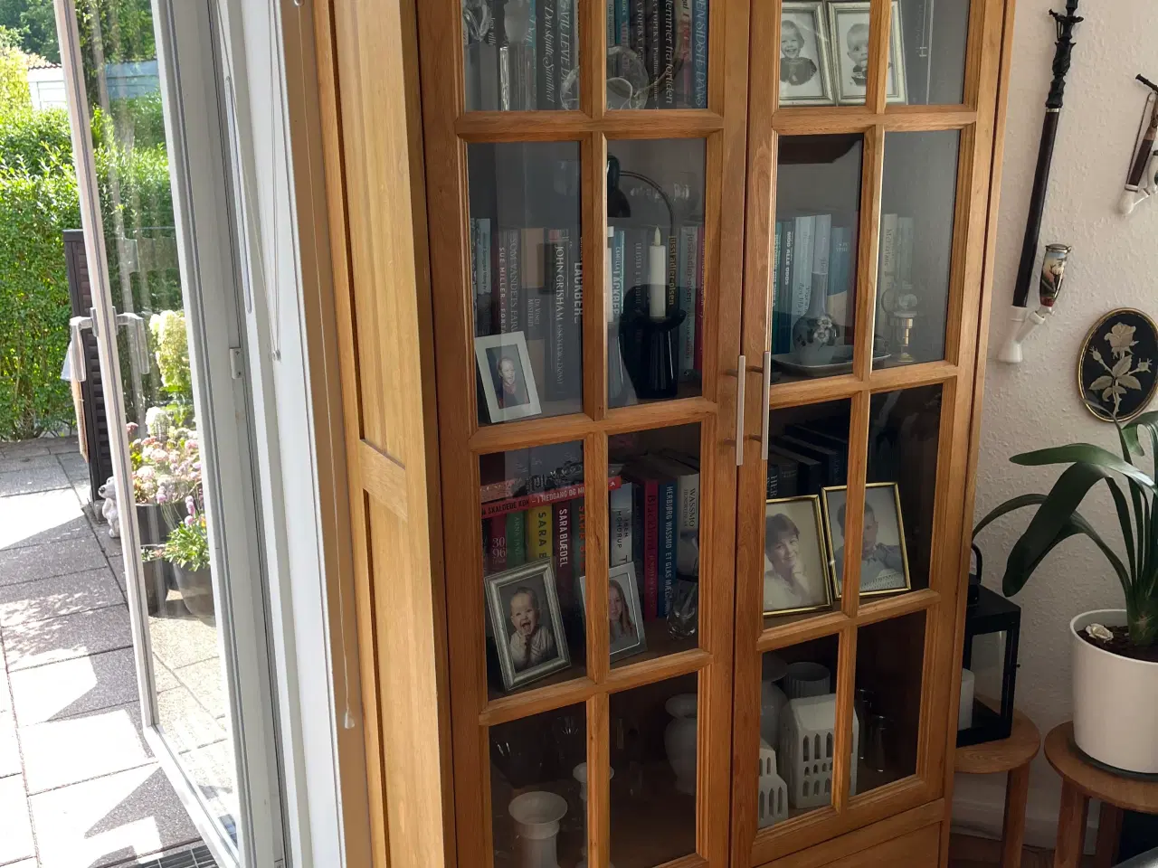 Billede 1 - Vitrine / bogskab i olieret eg 