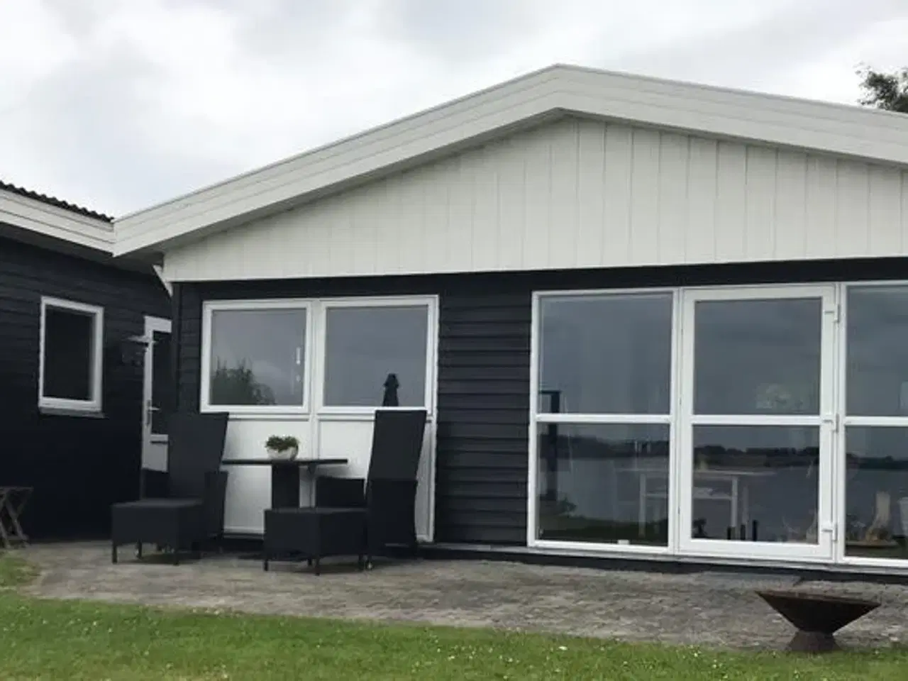 Billede 1 - Vandkant sommerhus for 4 personer i Hejlsminde ved Lilleb�lt.
