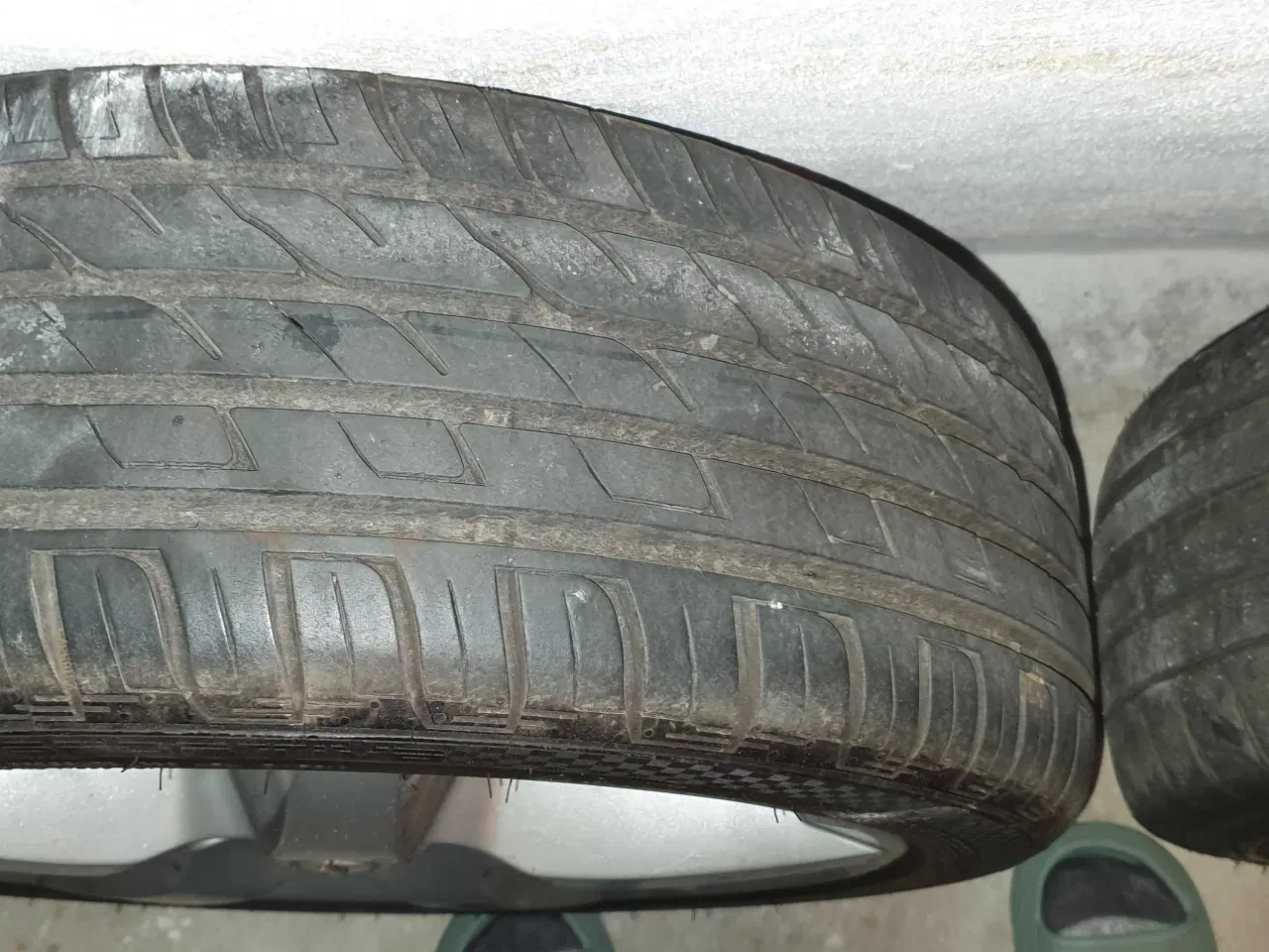 Billede 5 - Alluminiumsfælge med sommerdæk  