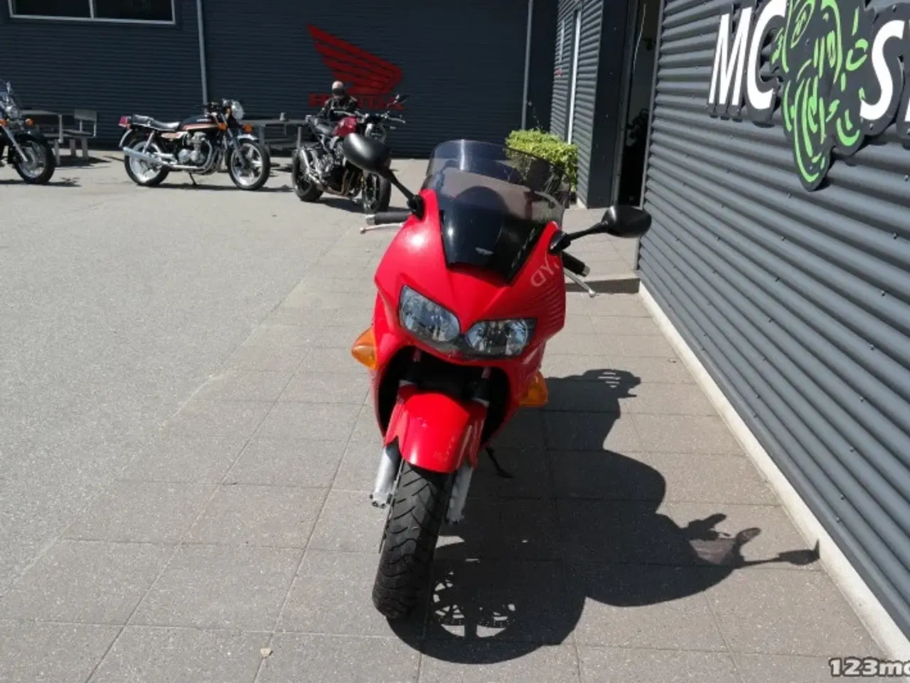 Billede 14 - Honda VFR 800 F MC-SYD       BYTTER GERNE