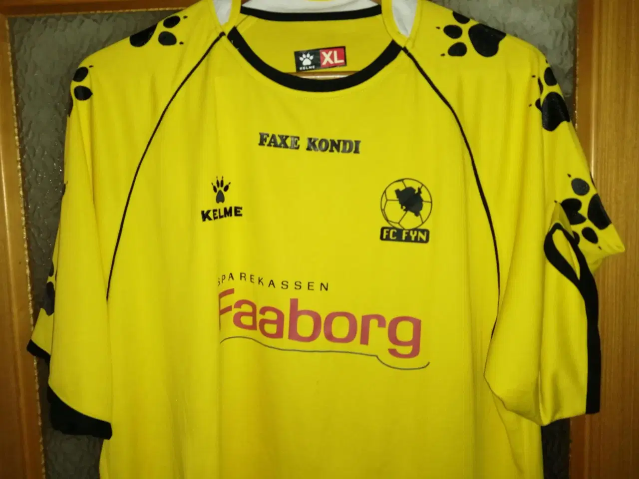 Billede 1 - Fodboldtrøje, FC FYN KULT TRØJE, NY, XL