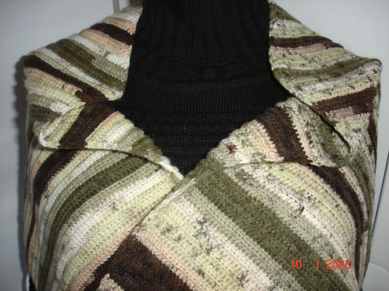 Billede 2 - Sjal, hæklet uld
