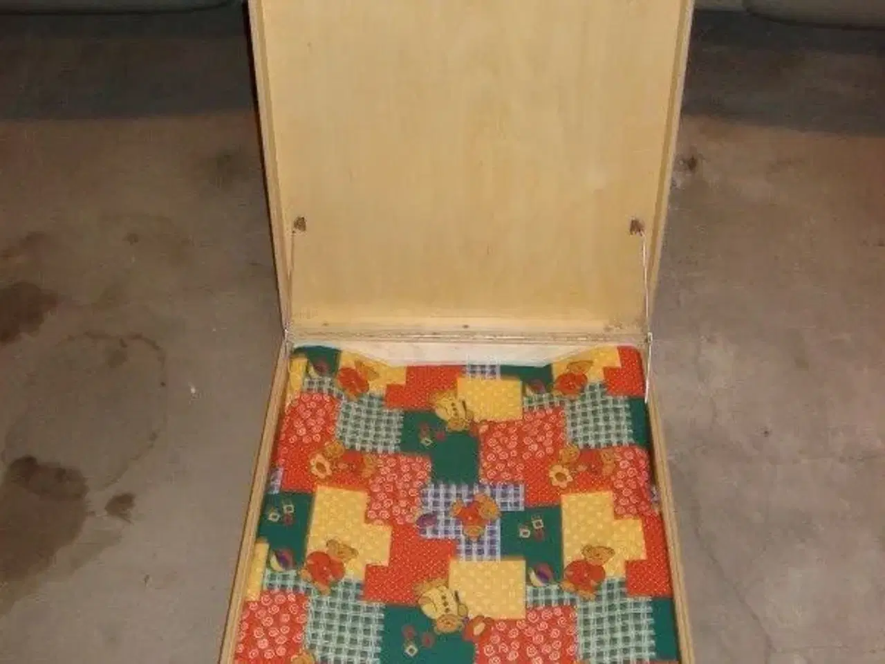 Billede 1 - Væghængt babyskiftebord