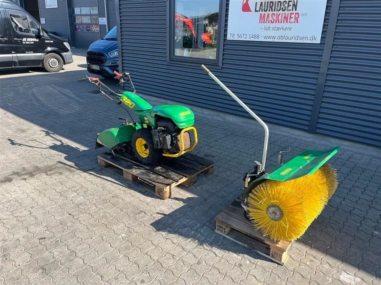 Billede 2 - Ferrari MC320 med fræser og kost