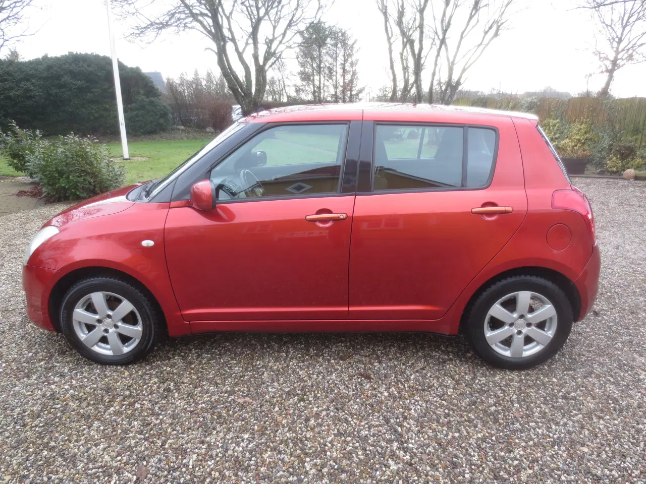 Billede 10 - Pæn Suzuki Swift 1.3 i Synet 2025. 