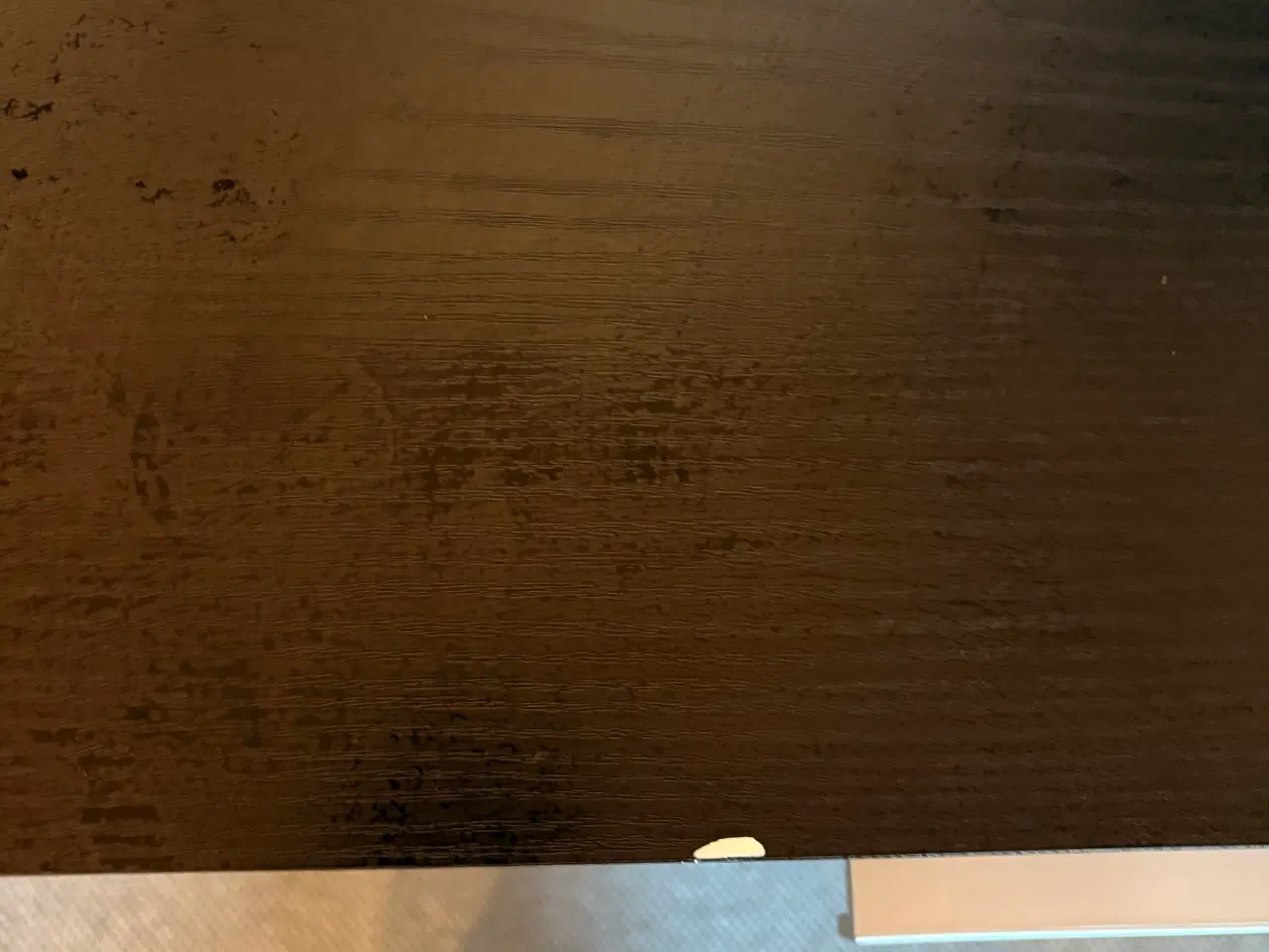 Billede 5 - Skrivebord sort og i pæn stand