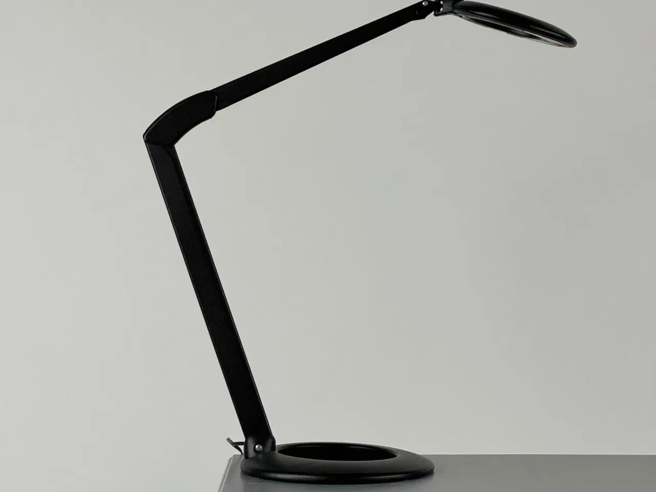 Billede 4 - Luxo Ovelo LED Bordlampe – Sort