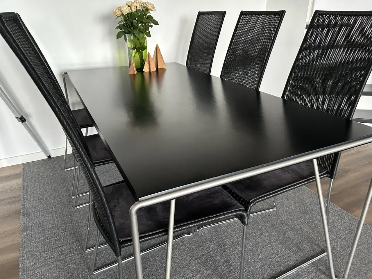 Billede 1 - Smart designet spisebord