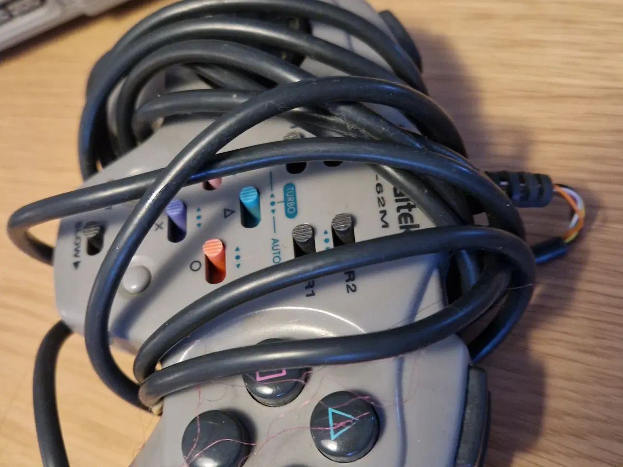 Billede 3 - 🎮 3 stk. Sony PlayStation 1 (PS1) + 2 controllere