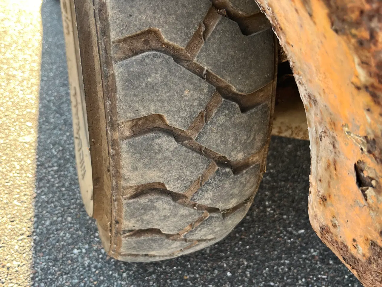 Billede 14 - Datsun 1500kg gastruck m.sideskift og friløft.
