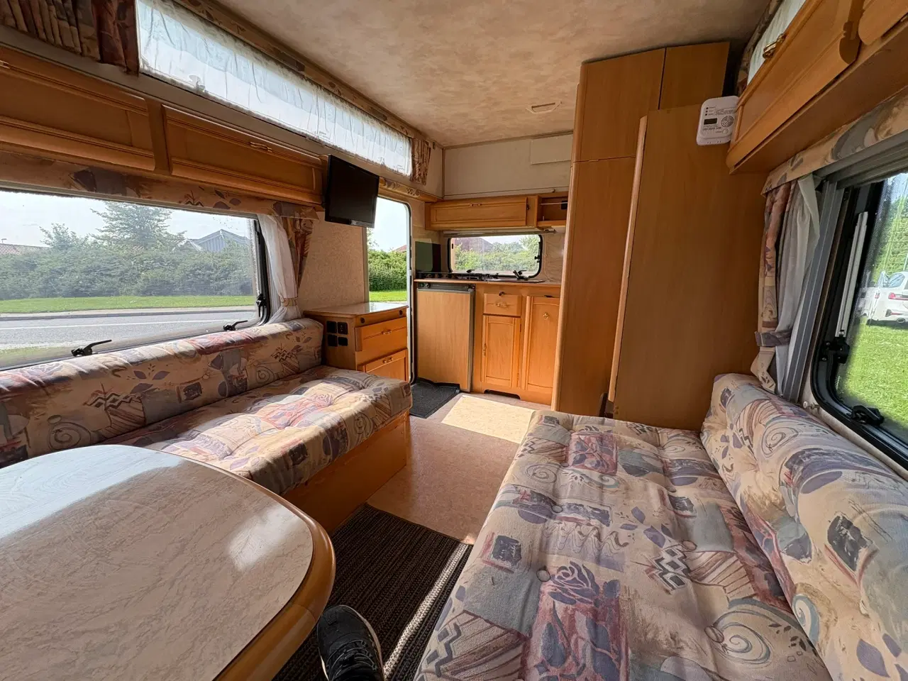 Billede 7 - Campingvogn med popup tag.