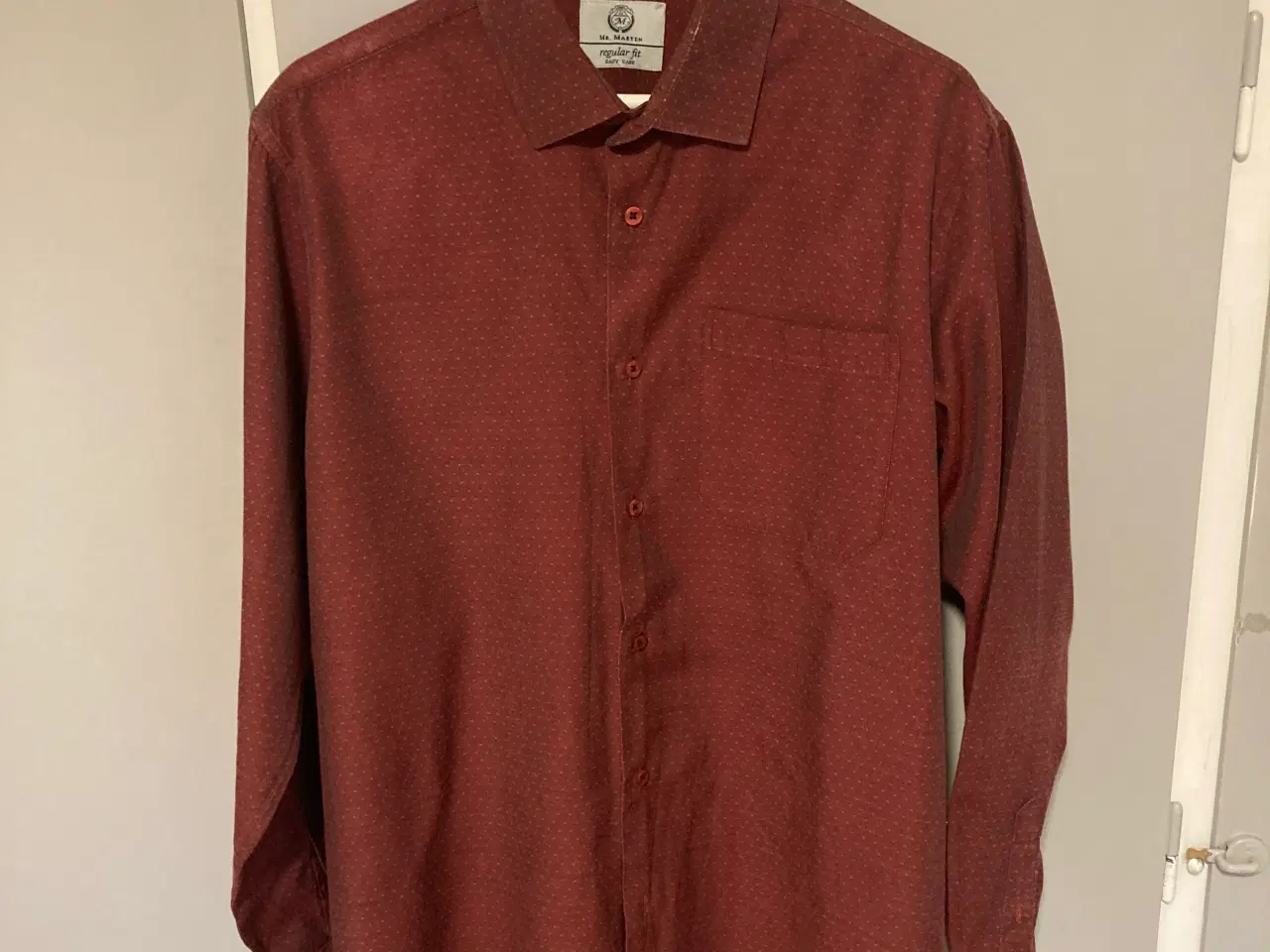 Billede 2 - Vinrød herreskjorte str 41/42