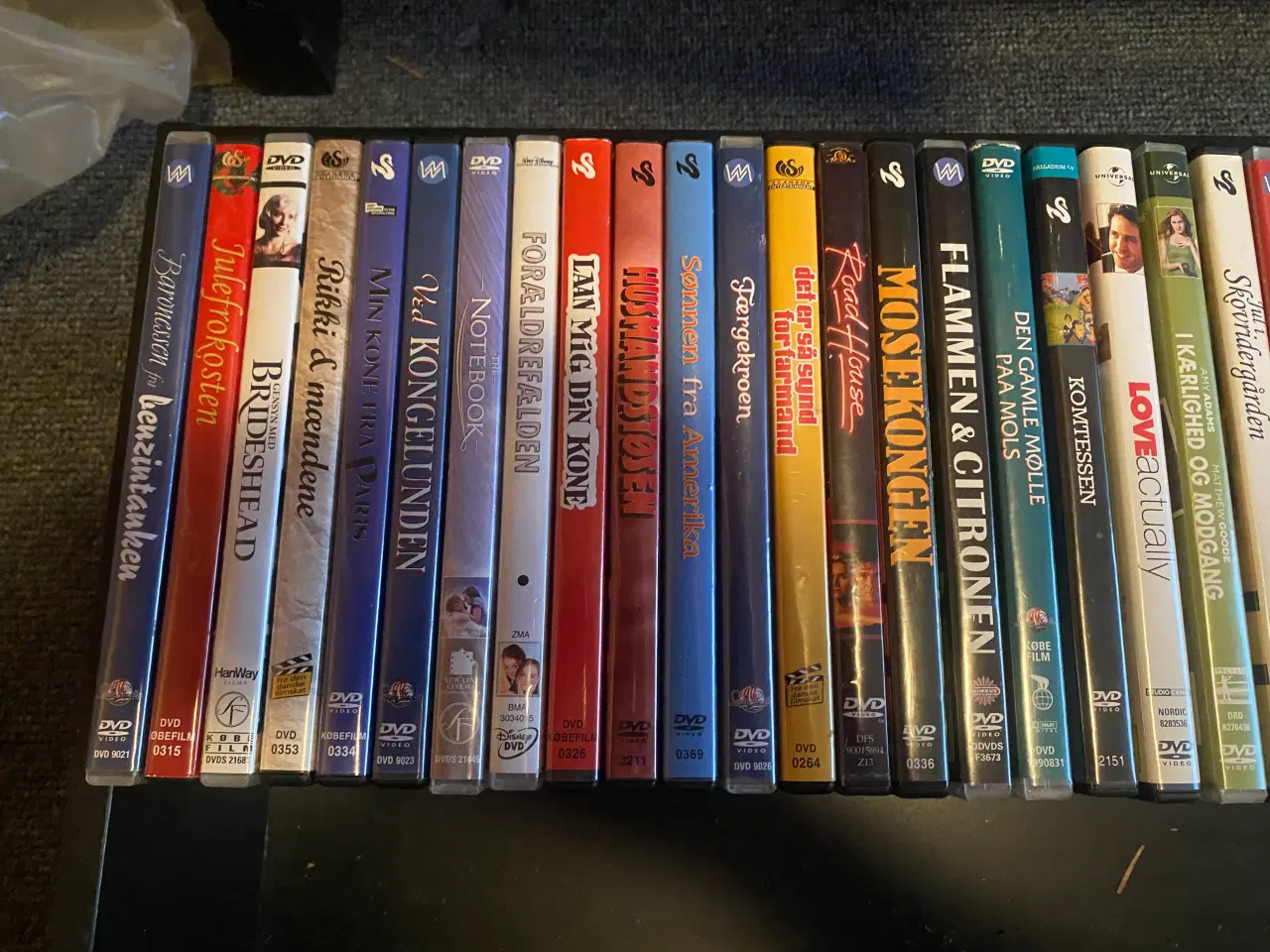 Billede 1 - 59 DVD'er i forskellige genrer, flot stand