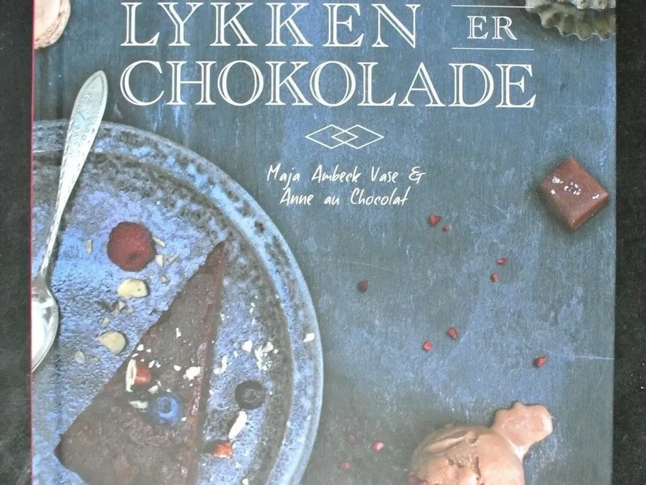 Billede 1 - lykken er chokolade, af maja ambeck vase og anne a