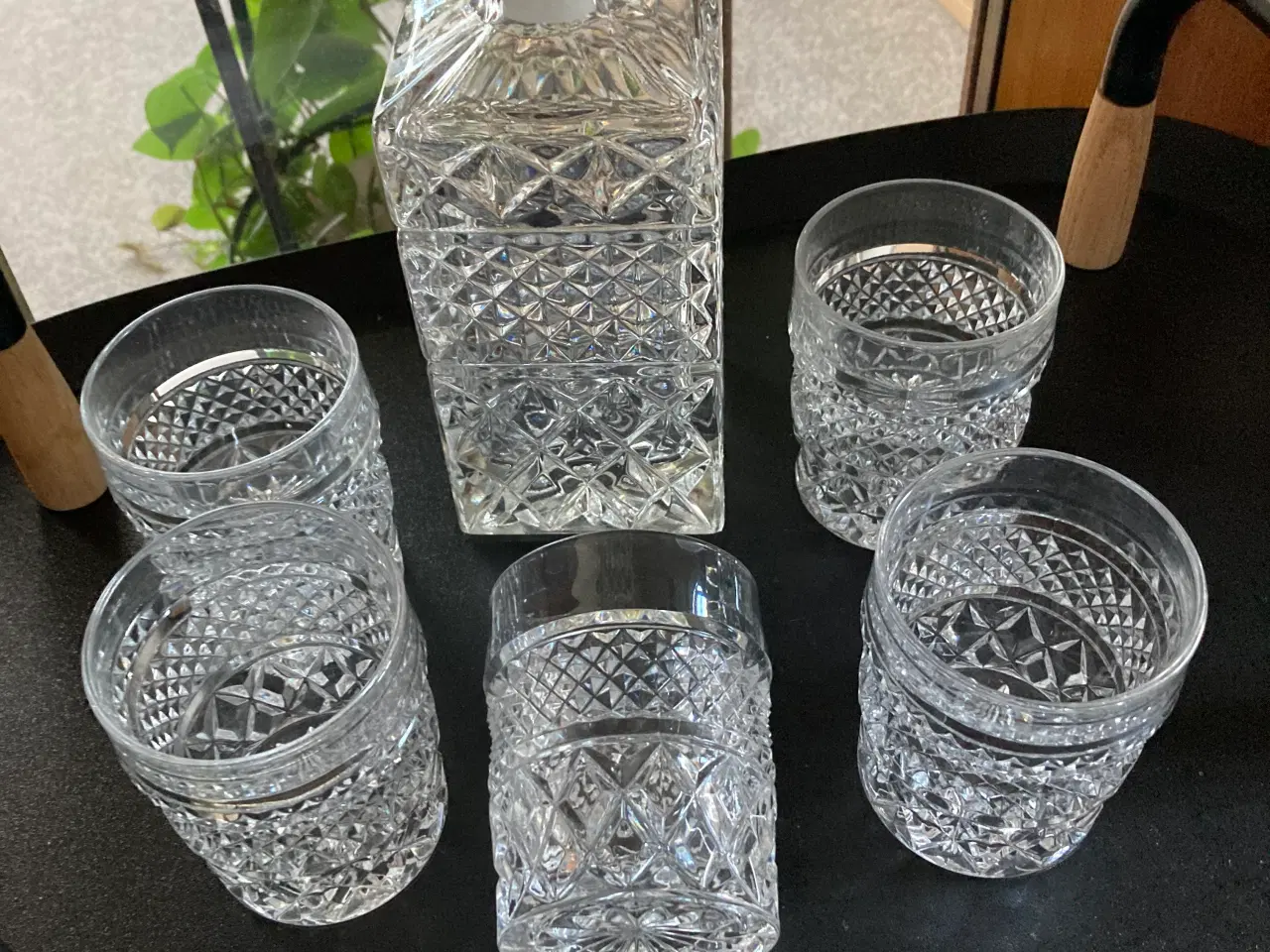 Billede 1 - Whisky karaffel og 5 glas